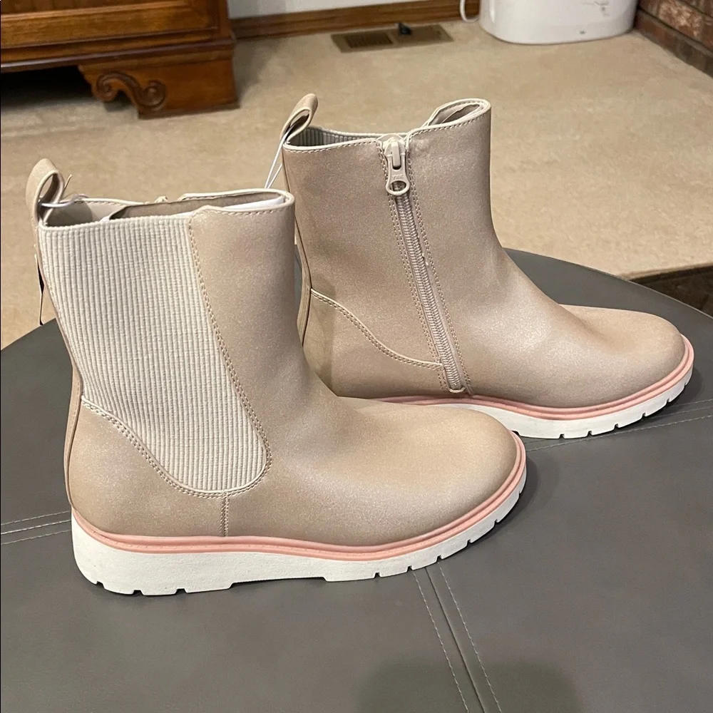 Shimmering Cream Gold Ankle Boots